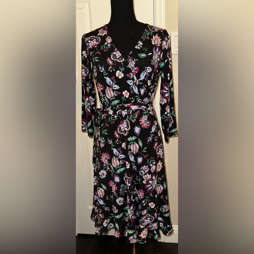 Leota Libby Black Floral Faux Wrap Knit Dress Tie Waist Ruffle Hem NWT M